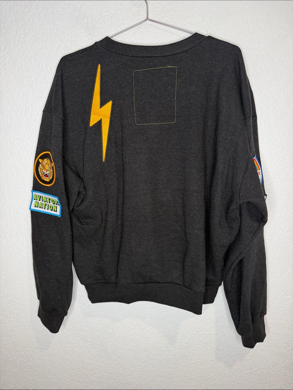 New Aviator Nation VINTAGE PATCH RELAXED CREW SWEATSHIRT -BLACK Small - Picture 4 of 10